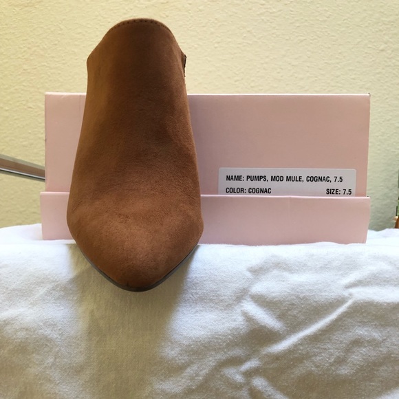 Adorable Mules - Picture 2 of 2